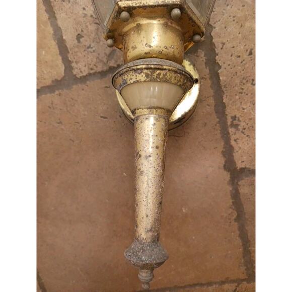 AGED BRASS Motion Outdoor Light Fixture Farmhouse Cottage Beachy Movie Set Prop - Picture 6 of 16